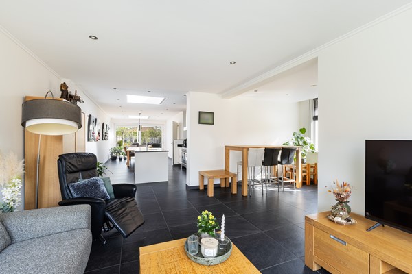 Foto - Te koop:  Royale twee-onder-een-kapwoning met comfort en ruimte!